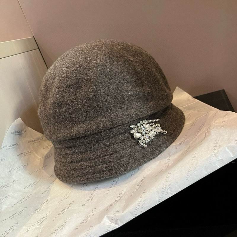 Burberry hat 030979